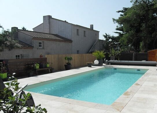 Piscine en béton à la Tranche sur Mer